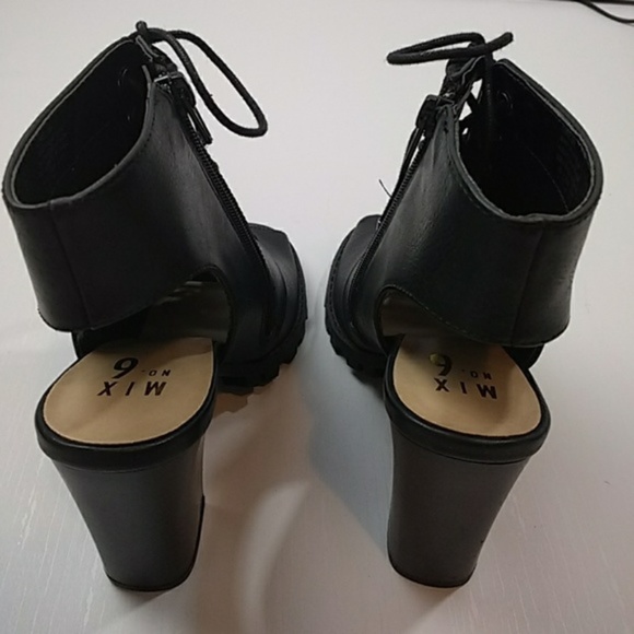 Lace up heeled, peep-tie combat boots… - Picture 4 of 5